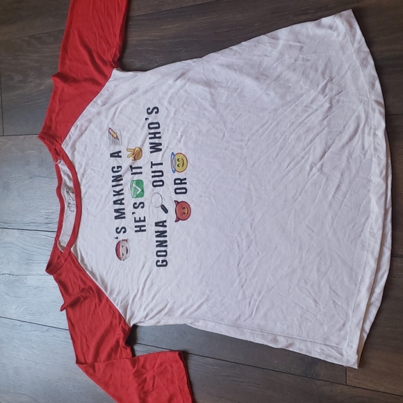 Christmas T-shirt  Set of 2 Size L & XL - Picture 1 of 3